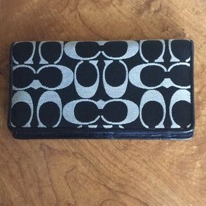 Coach wallet holder